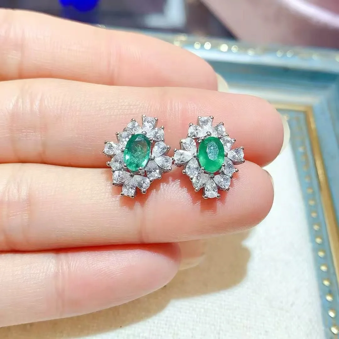 

KJJEAXCMY High End Women's Earrings Natural Emerald S925 Silver with Electroplating Boasting High Clarity Full Brilliance Gift