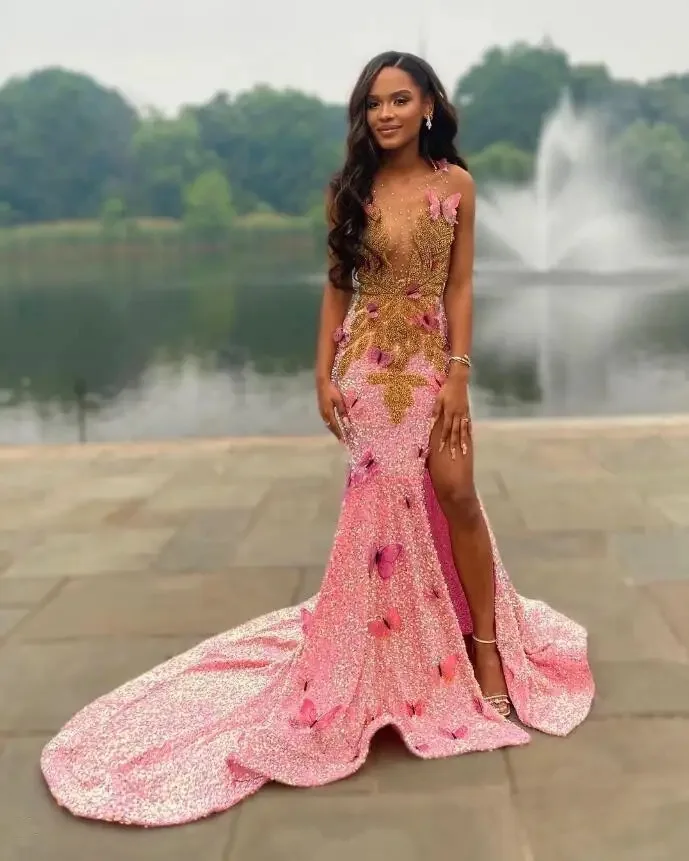 

Роскошные длинные розовые платья для выпускного вечера для черных девочек 2025 Русалка с золотыми бусинами и бриллиантами с высоким разрезом Вечернее праздничное платье по индивидуальному заказу