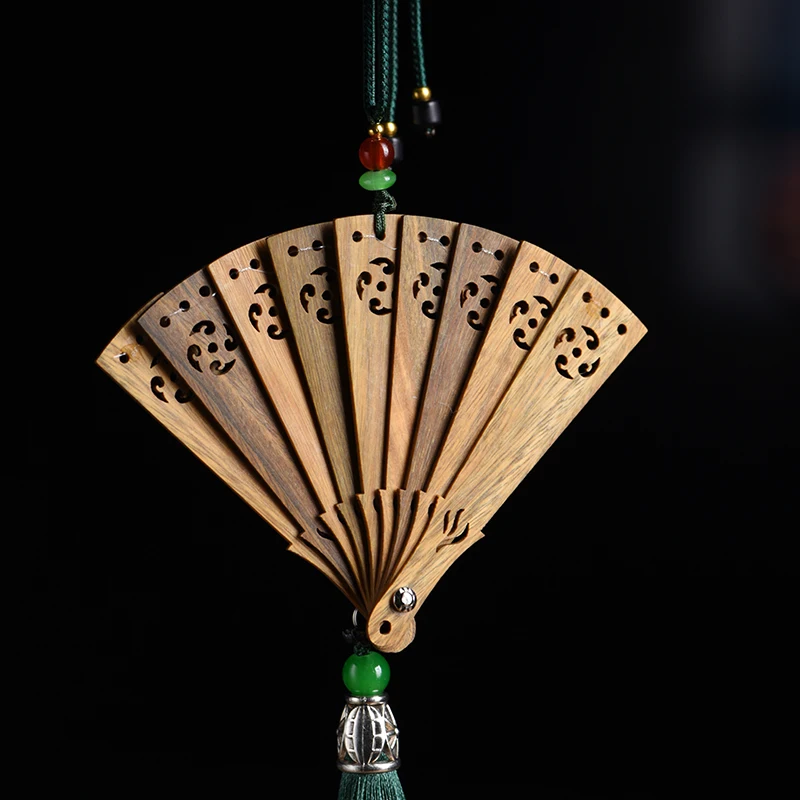 

Green sandalwood fan fine engraving small folding fan pendant pendant car hanging wood carving cultural and play craft