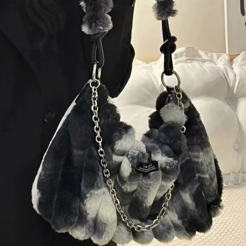 الخريف الشتاء التعادل مصبوغ أفخم واحدة الكتف تحت الإبط حزمة 2025 موضة جديدة سلسلة الفراء Bagsniche تنوعا حقيبة كروسبودي