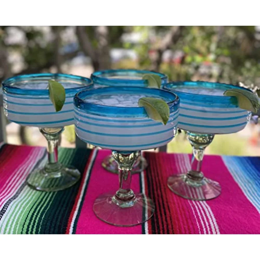 Conjunto de vidro soprado à mão mexicano com 4 copos de margarita de 16 onças com design em espiral aqua perfeito para coquetéis e reuniões de verão
