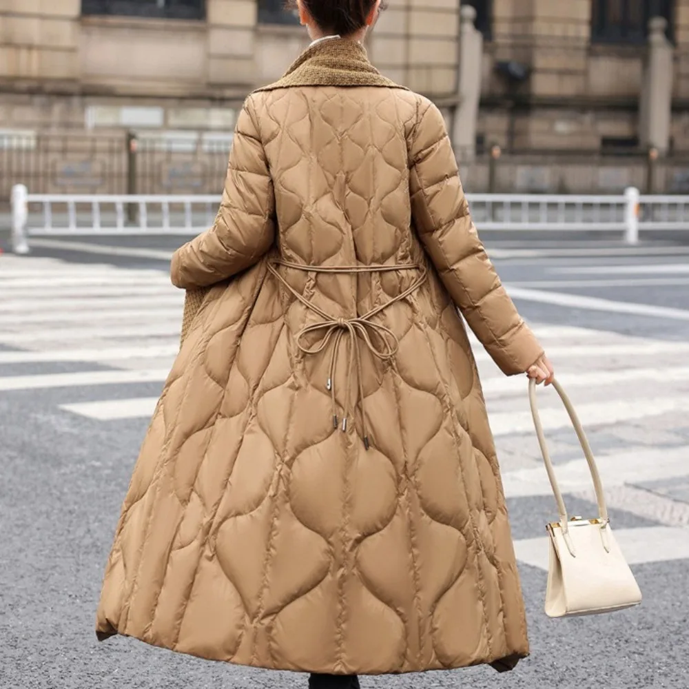 Piumino soffice con colletto a sciarpa lavorato a maglia patchwork da donna Nuovo abbigliamento lungo invernale femminile Cappotti caldi in piumino d'anatra ispessito