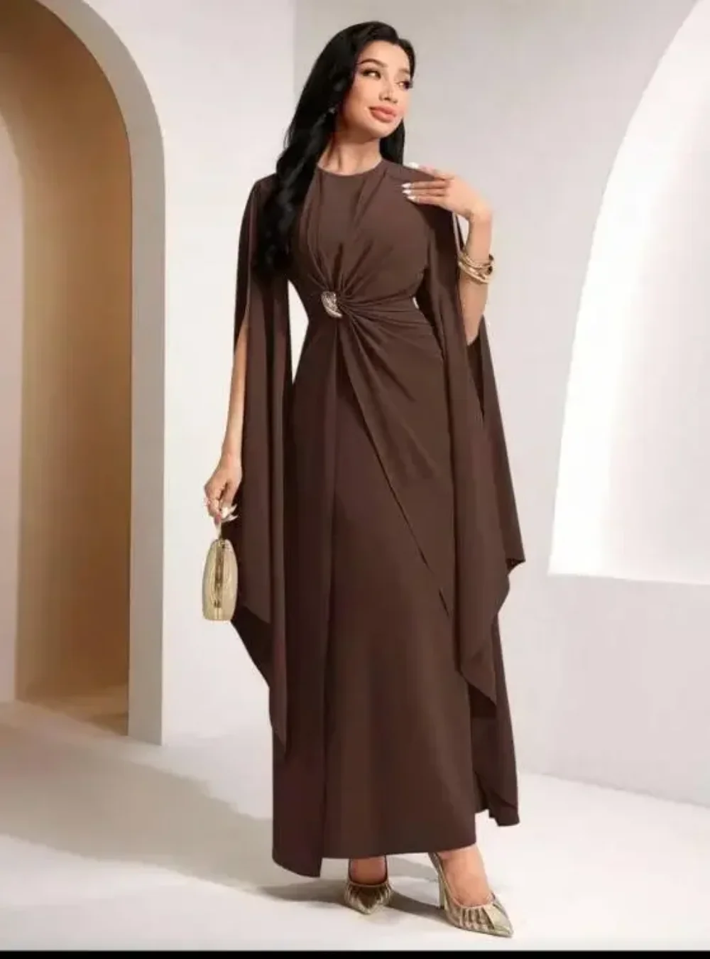 

Brown Cape Sleeve Prom Dresses Ruched Waist Formal Gown Metal Decor Floor-Length Modest Dubai Wedding Guest Dresses Customized