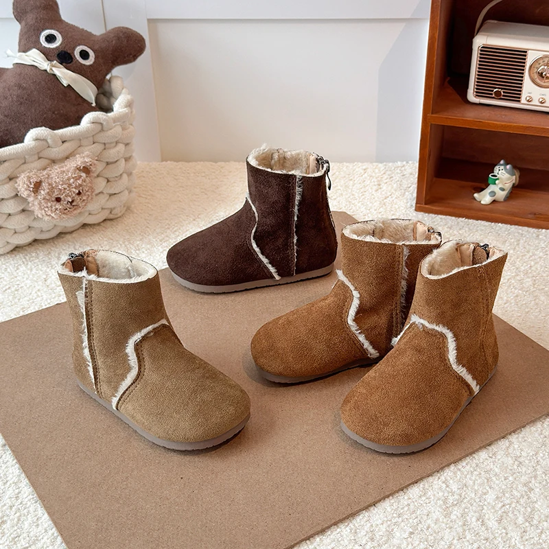 الشتاء الفتيات حذاء من الجلد غير رسمي 2025 في الهواء الطلق الصغار بسيط الاطفال موضة أفخم الأحذية الدافئة فروي شعر الأطفال الأحذية القطنية
