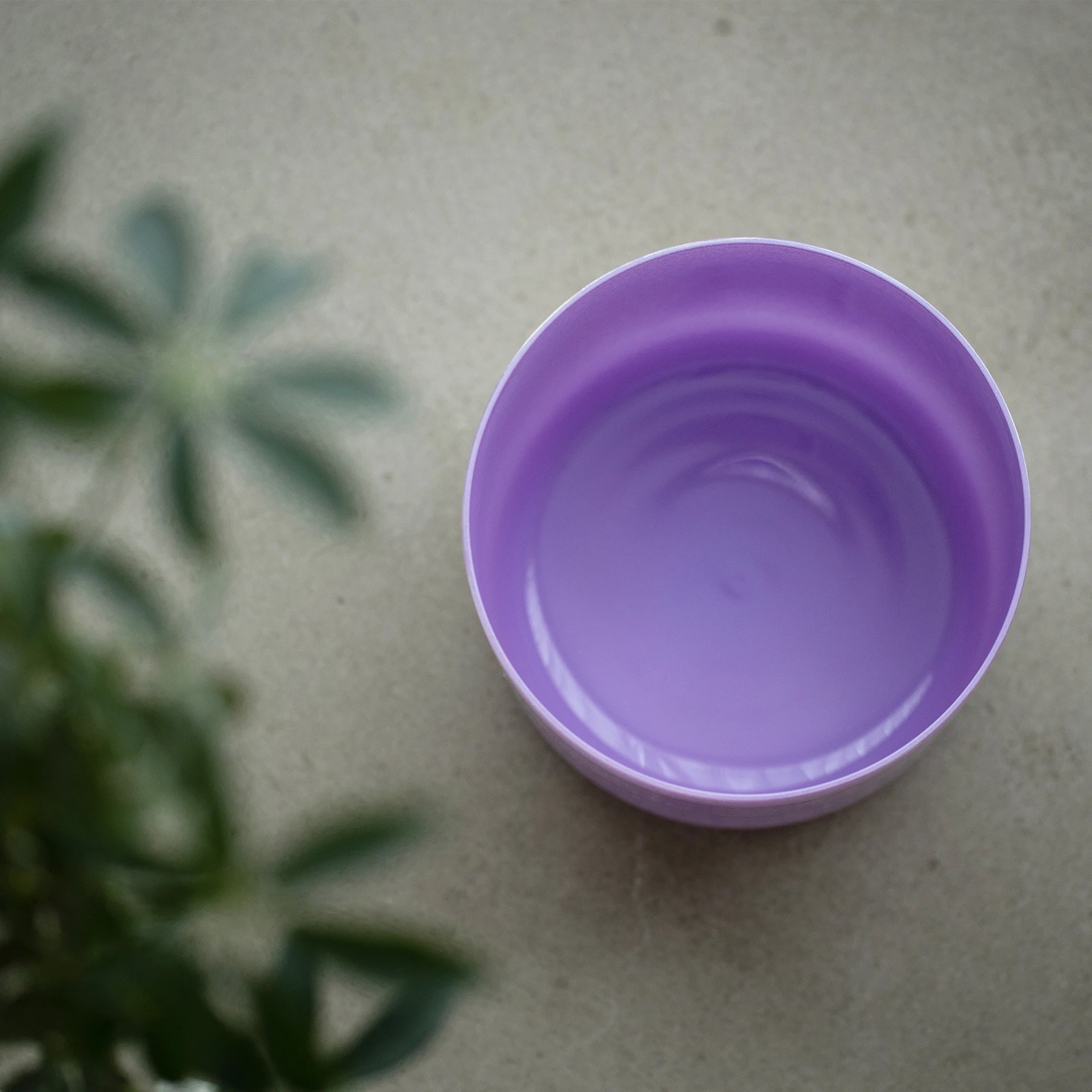 Hye-eun 6 Inch F note Purple Clear Cosmic Light Quartz Crystal Singing Bowl for Meditation and Sound Healing with Suedce Stick