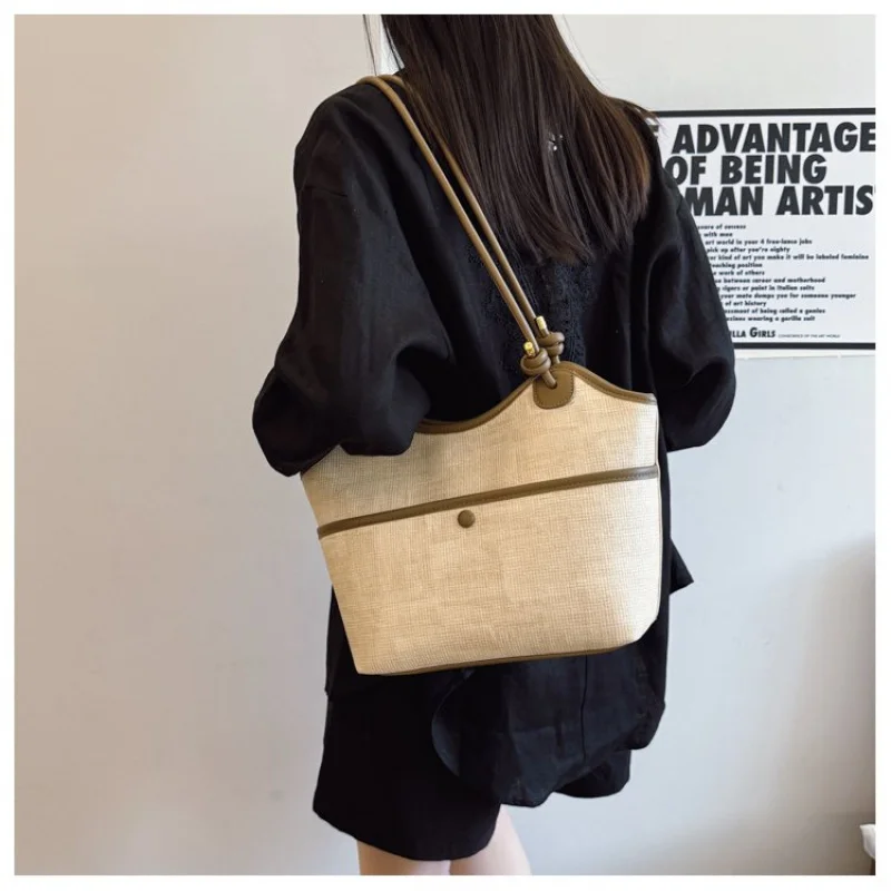 

High-End Luxury Tote Messenger Purse Shopper Bag With Solid Color And Large Capacity For Elegant Women