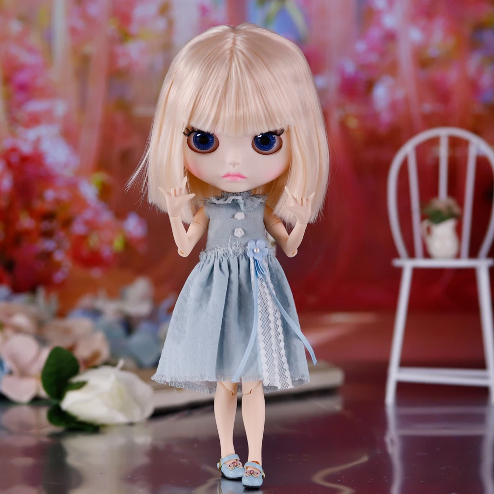 ICY DBS Blyth 1/6 BJD doll, featuring white skin, various short hairstyles, and a body with exposed joints, is on sale