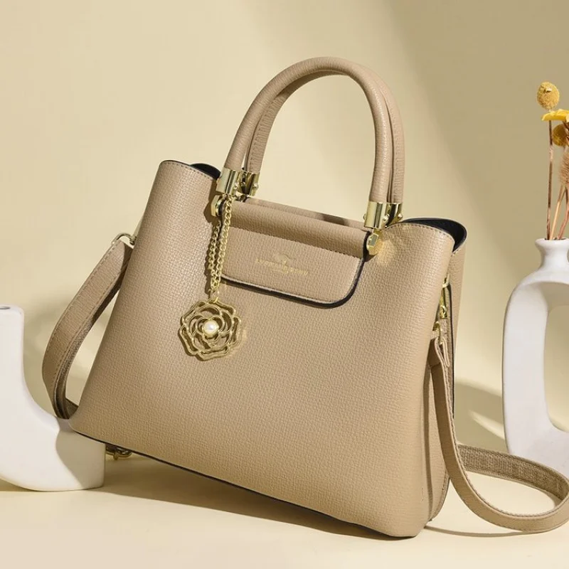 Luxury Ladies Crossbody-Bag Made Of Leather Boasting High-End Quality And Paris Vintage Trendy Style​