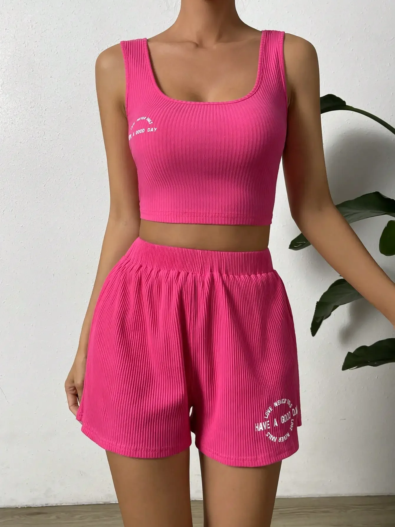 2024 New Women\'s Two Piece Tank Top and Shorts Short Tank Top Short Shorts Casual Women\'s Two Piece Set Loose and Comfortable