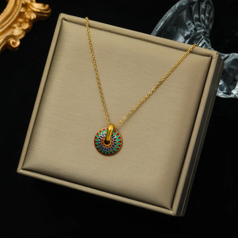 Women's Retro Round Flower Pattern Necklace Earrings Set