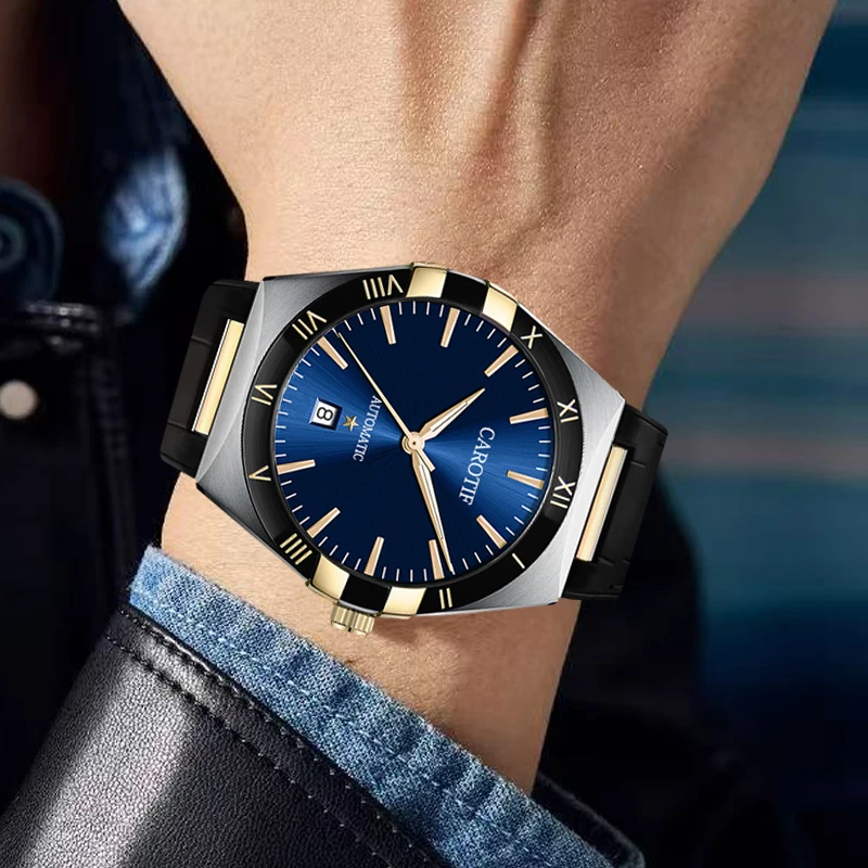 Un orologio meccanico completamente automatico da uomo con cinturino nero alla moda e alla moda