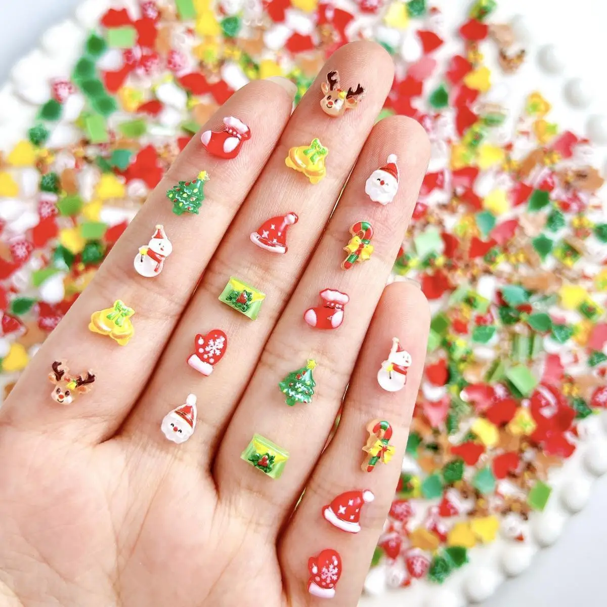 

50PCS Cartoon Cute Elk Christmas Tree Nail Charms Creative Red White Gloves Santa Claus Snowman Resin Nail Art Decorations DIY