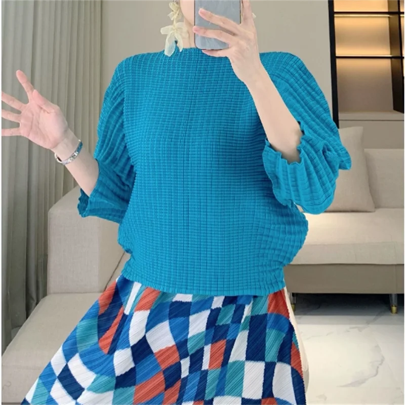 

Miyake универсальная однотонная футболка со складками, женские свободные повседневные топы с круглым вырезом и длинными рукавами, лето 2025, новый прилив