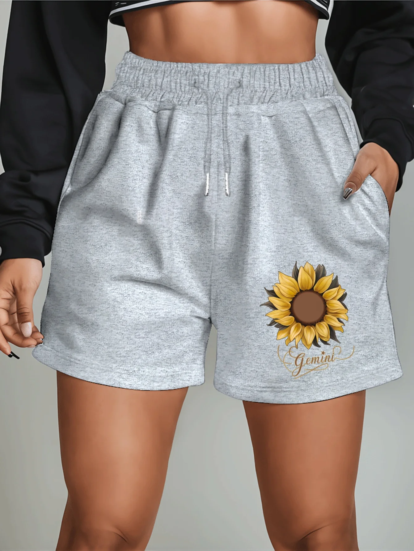 

2026 Women's Summer Casual Shorts Sunflower Print Loose Fit Stylish and Versatile Suitable for Gym and Lounge Wear