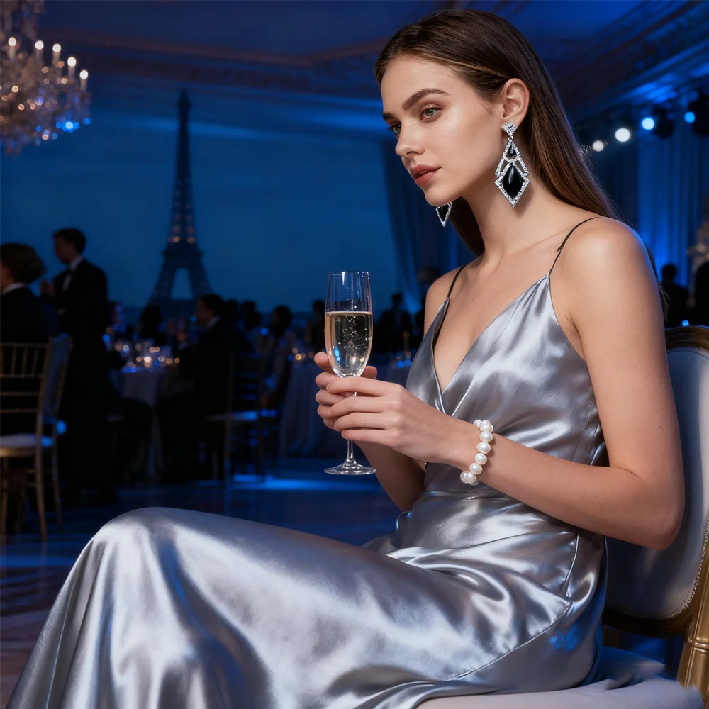 PESENAR 1920s Style Art Deco Silver-Tone Black Crystal Drop Ear Decoration Great for Role-play and Cosplay