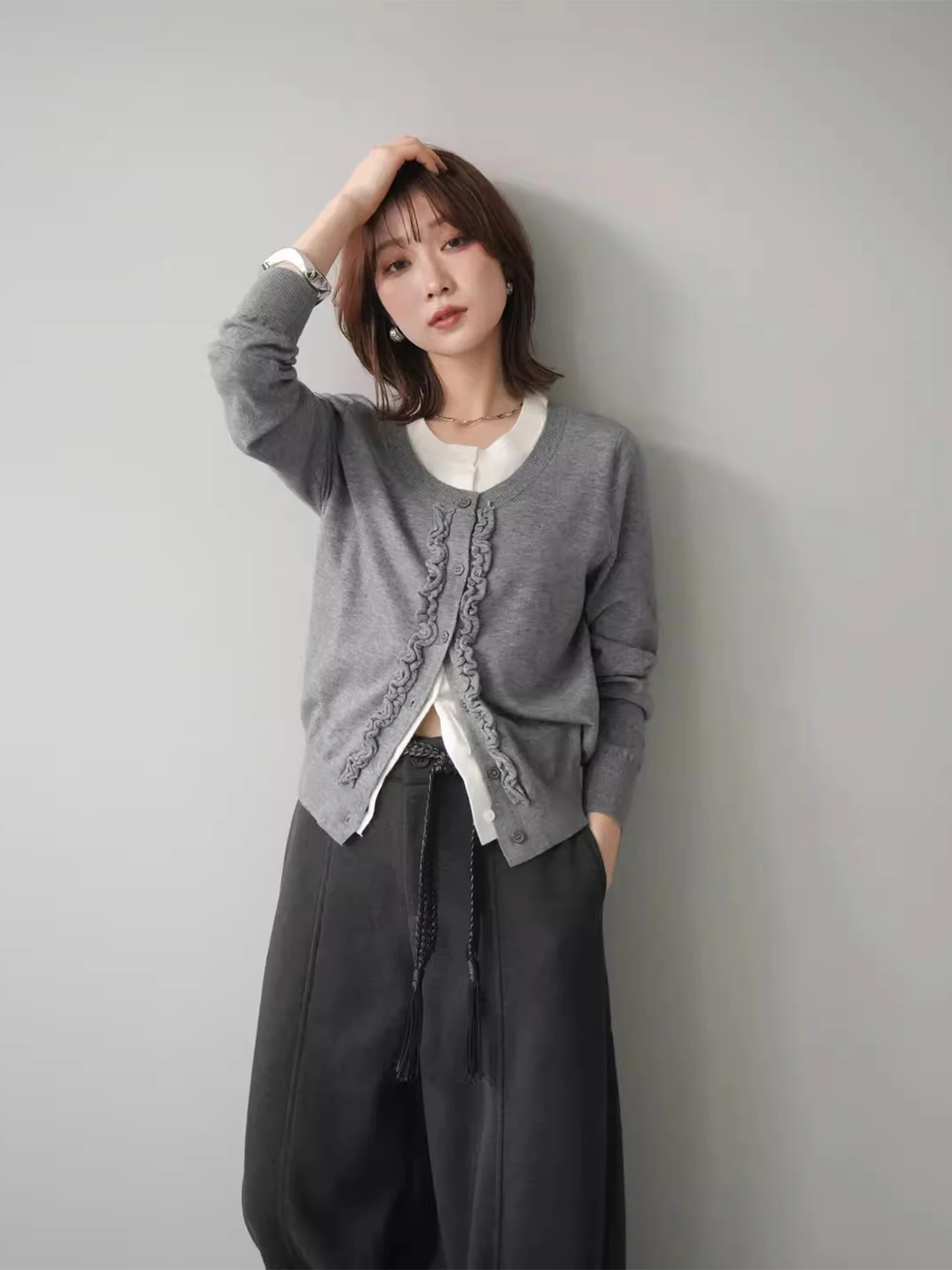 

Early Spring Women's Knitted Decorative Earlet Ruffle Color Blo Soft Comfy Top Korean Sle Long Sve round Ne Open Car...