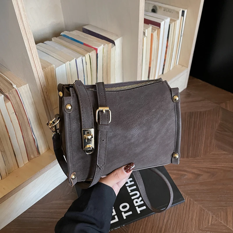 2026 Early Autumn New Niche Maillard Matte Temperament Tote Bags Women's Large-capacity Commuting Daily Portable Messenger Bag