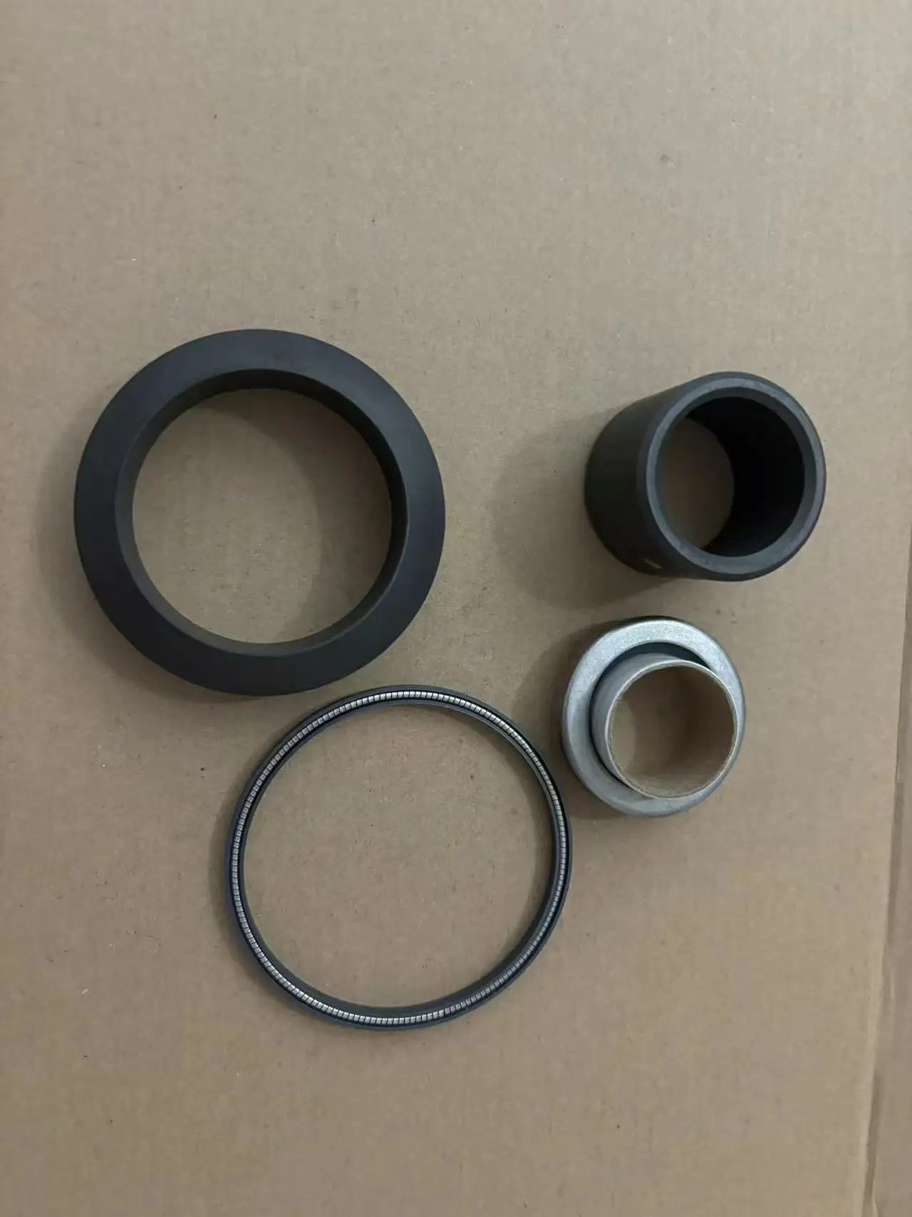 

BHS Corrugated Machine Rotary Steam Joint To Suck Steam Out Of The Corrugated Roll, Material Cast Iron