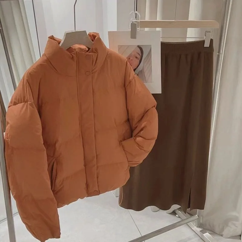 2022 Herbst/Winter Kürbisorange Kurzarm-Baumwollmantel mit dickem Brot-Outfit für Wärme und Baumwollpullover