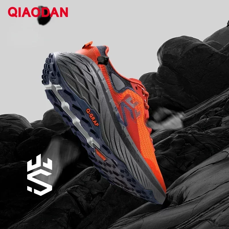 QIAODAN-zapatos de senderismo transpirables para hombre, zapatillas antideslizantes de alta calidad, informales, para escalada y caminar, FM13230711, novedad de 2023