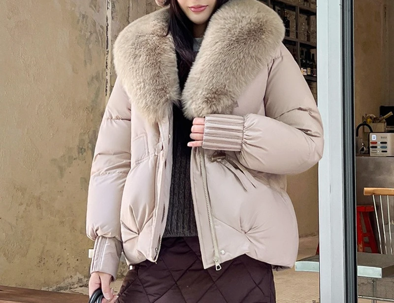 2025 New Fashionable Cotton Jacket with Warm Big Fur Collar and Temperament Short Women's Jacket