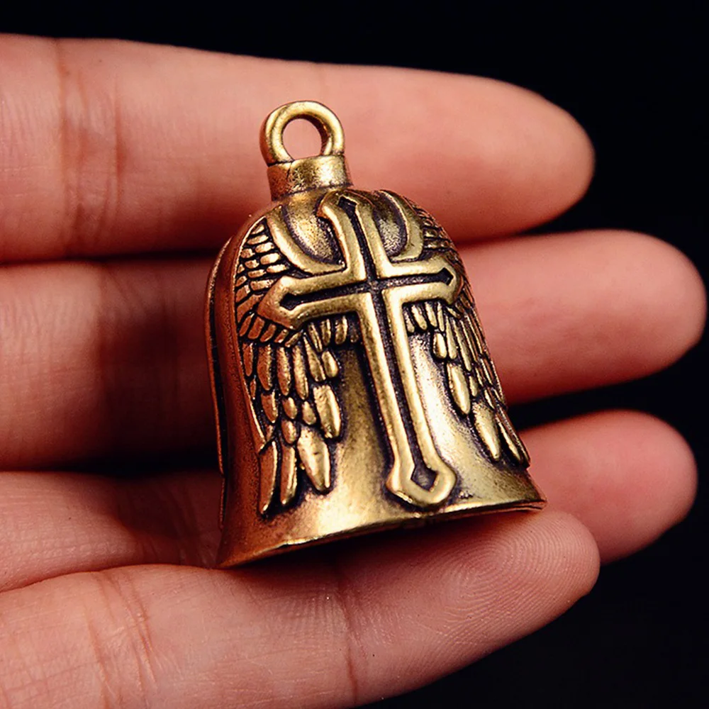 Vintage-Messingglocke mit Kreuz- und Federrelief, Glücksbringer, Gebetsornament, Heimdekoration für Tür und Fenster, DIY-Hängedekoration, Geschenke für Ostern und Thanksgiving. – Detail 2