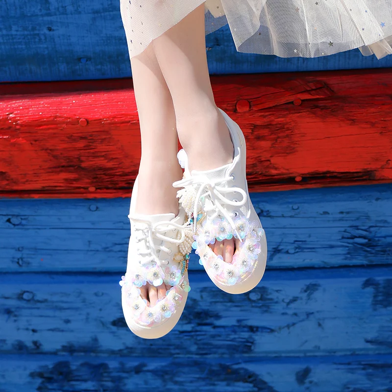 2022 Spring Summer White Canvas Bling Sequins Women Sneakers Sweet Pearls Beaded Bride Wedding Flats Cute Sport Tennis Shoes