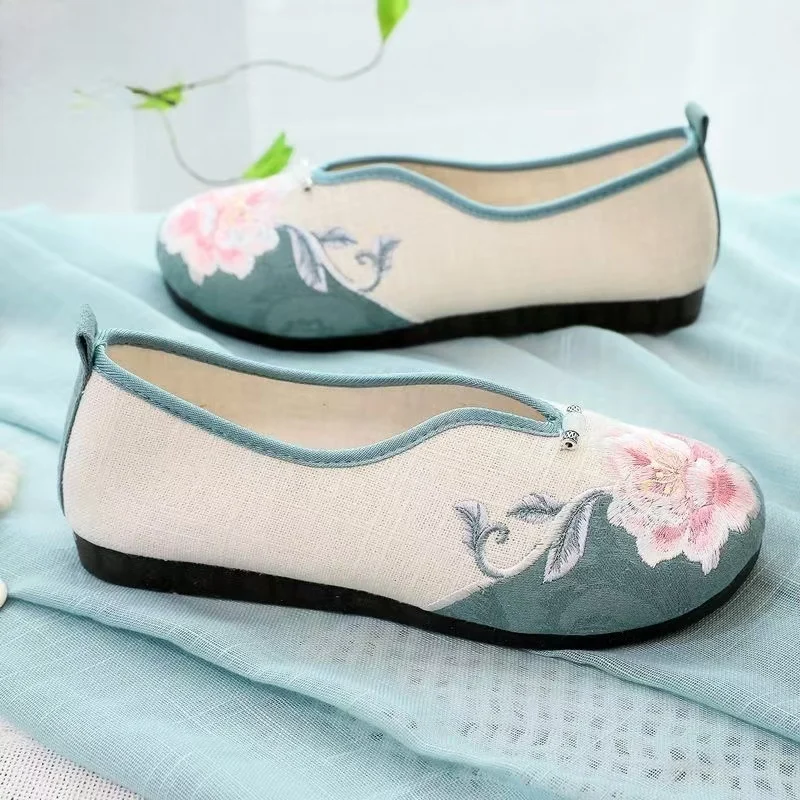 حذاء نسائي جديد بنعل مسطح ومطرز بالزهور على الطراز العرقي نعل ناعم غير قابل للانزلاق بمقدمة مستديرة سهل الارتداء من القماش خفيف الوزن #4