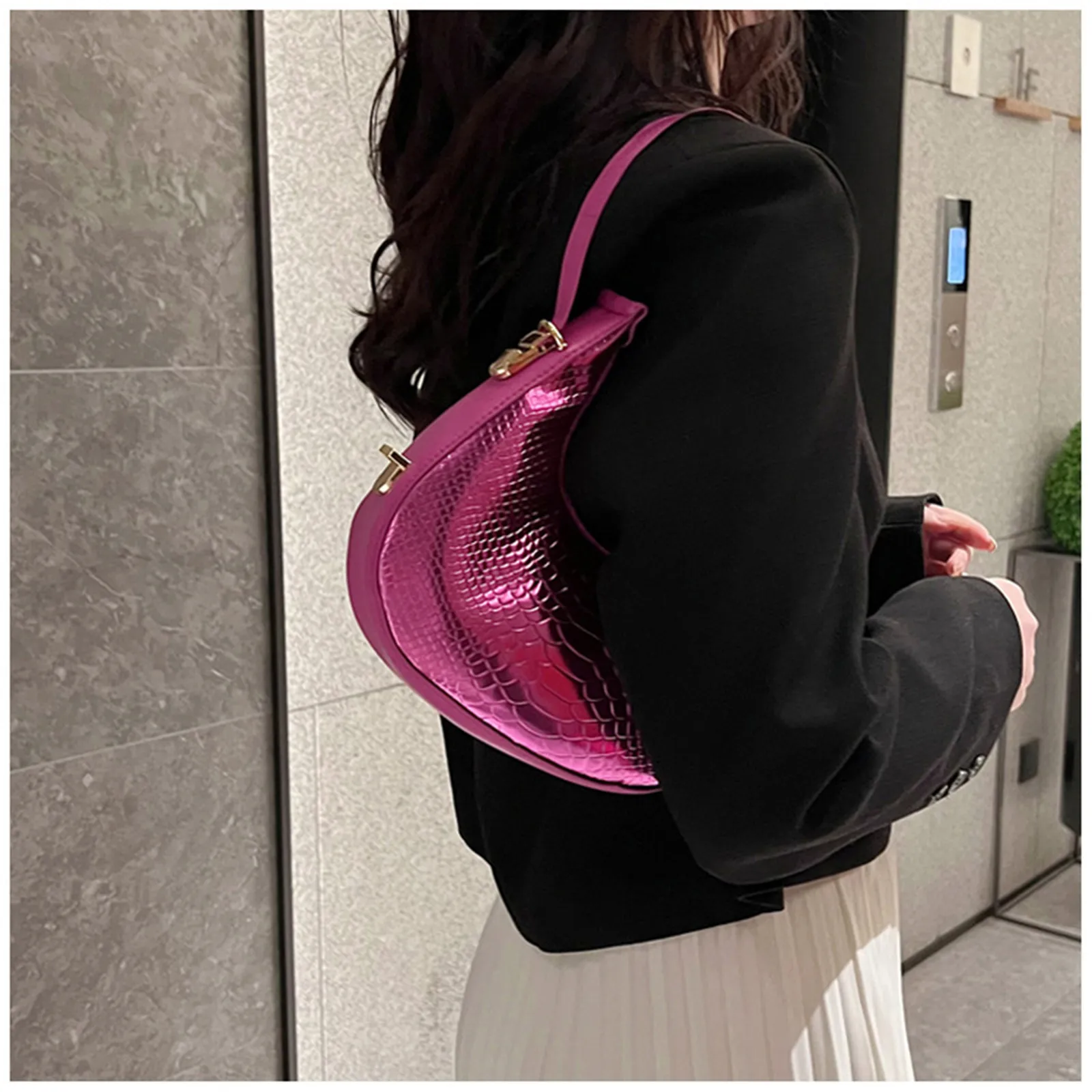 Fashion Crocodile Pattern Women\'s Shoulder Bag Bright Surface Leather Underarm Bag Exquisite Handbags Purses Crescent Saddle Bag