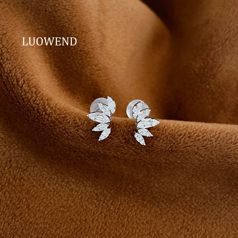 

LUOWEND 100% 18K White Gold Earrings Elegant OL Style Real Natural Diamond Stud Earrings for Women High Party Jewelry