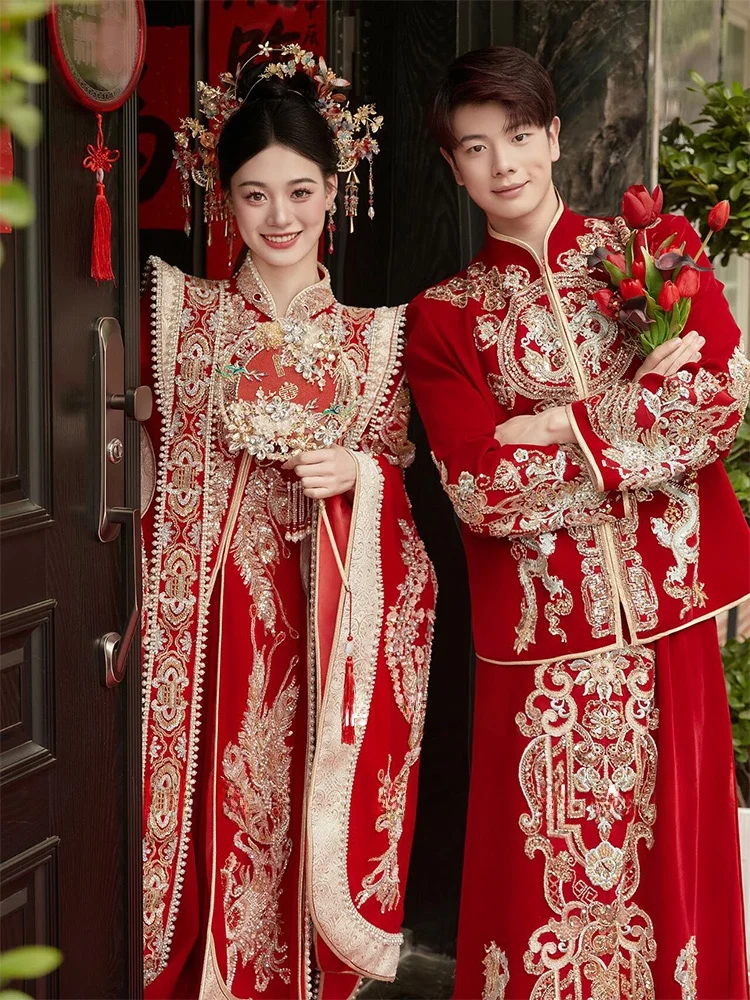 

Шикарный винтажный свадебный комплект в китайском стиле с тяжелой вышивкой, для женщин и мужчин, с длинными рукавами, из полиэфирного волокна