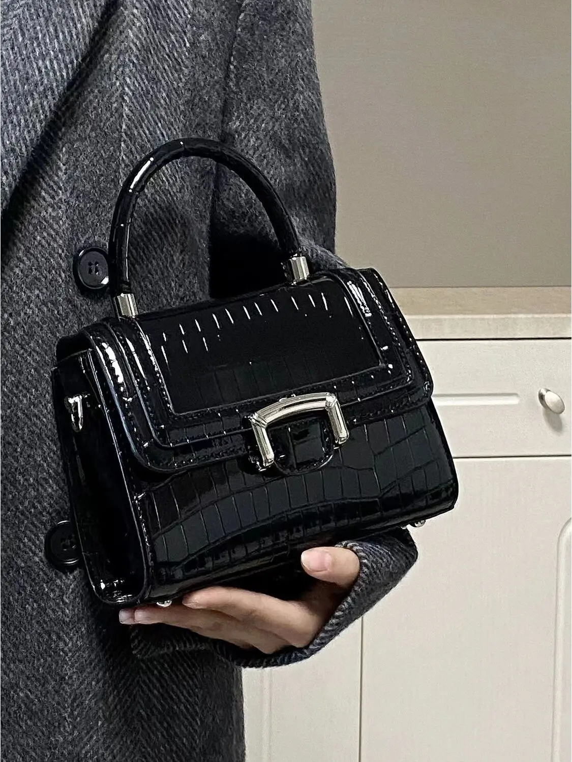 2023 European And American New Advanced Black Crocodile Pattern Small Square Bag One Shoulder Handbag Versatile Crossbody Bag