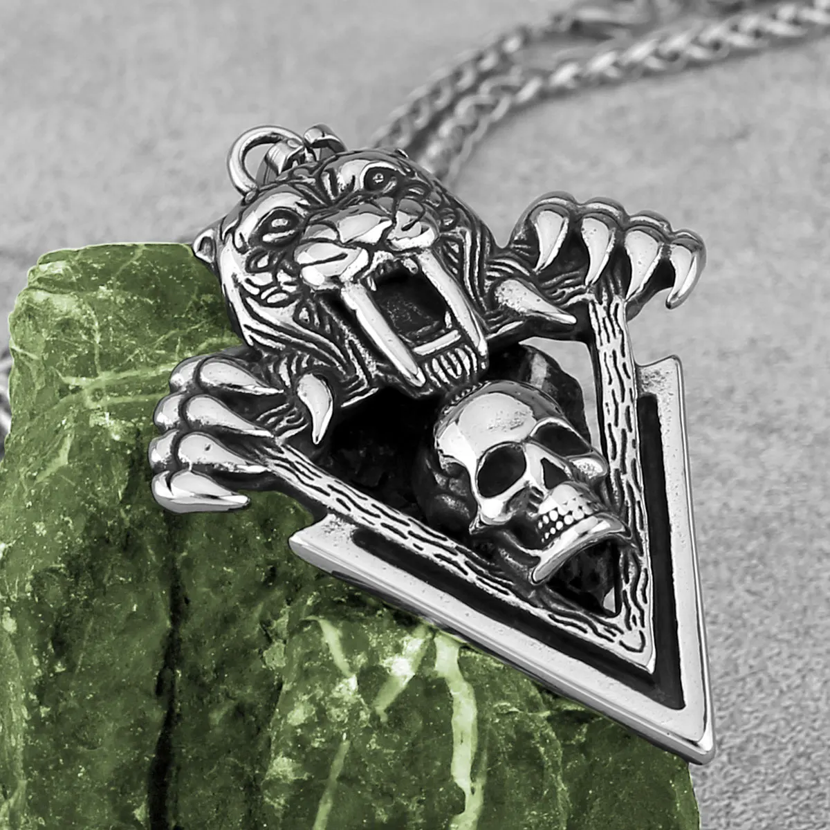 

Fashion Domineering Animal Skull Necklace Ferocious Wolf Stainless Steel Pendant Fashion Trendy Men Rock Party Pendant Wholesale