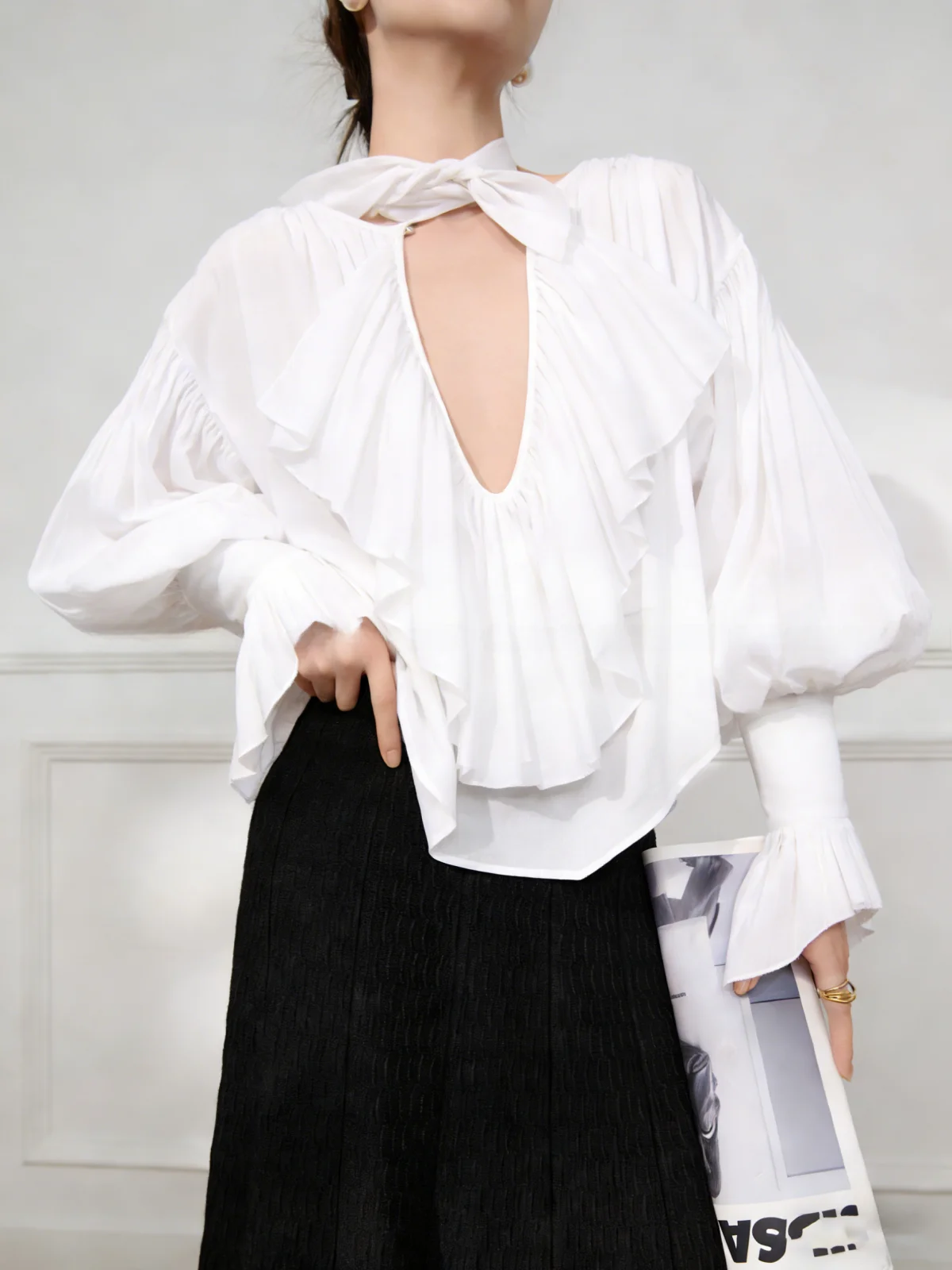 

Lulu Women's White Shirt 2026 New Style Bell Sleeve Slimming Lantern Sleeve Top Versatile Leaf Design Fashionable Casual...