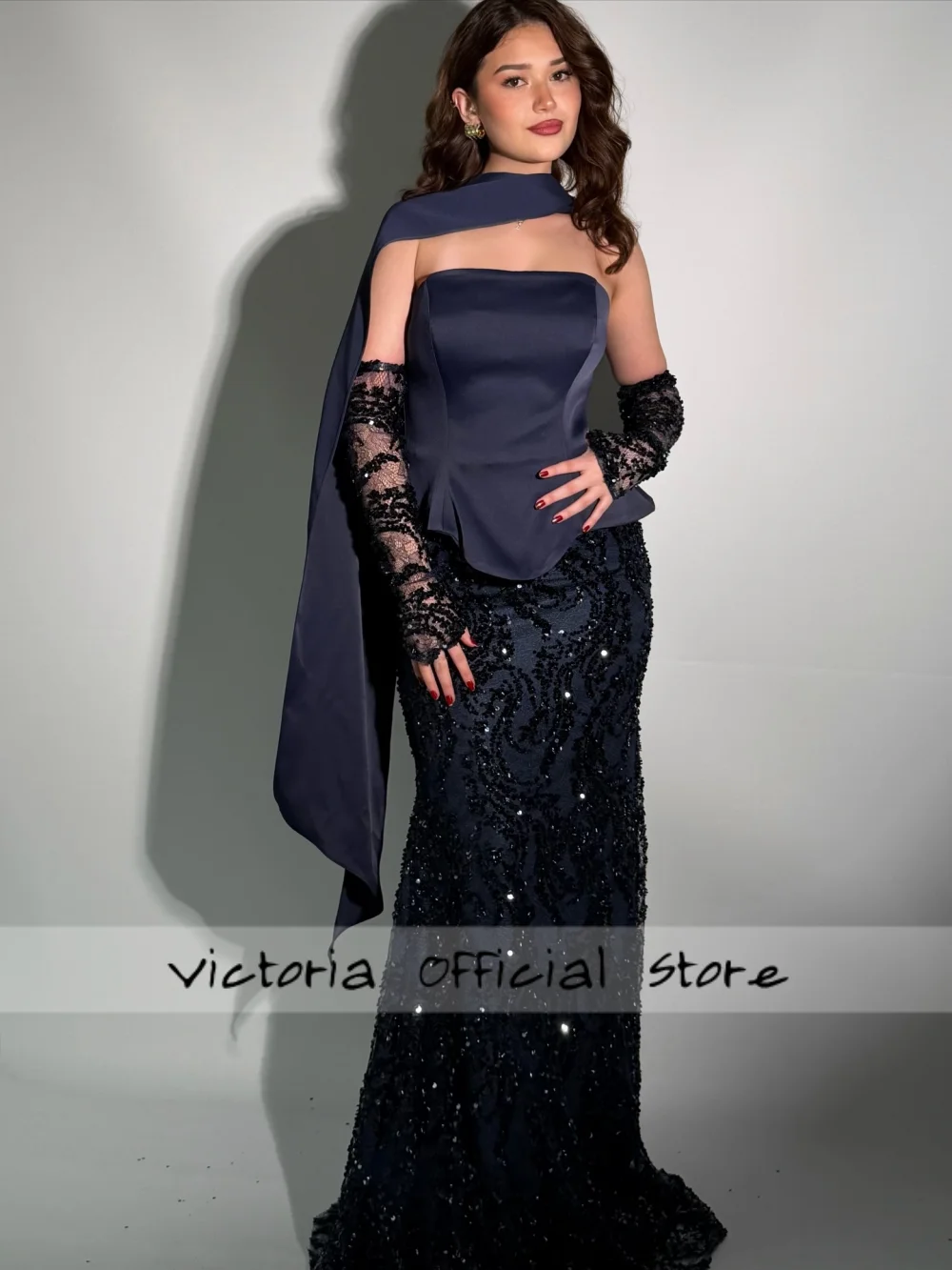 Maßgeschneidertes marineblaues Satin-Abschlussballkleid mit Herzausschnitt, ärmellos, bodenlang, Abendkleider, Partykleid, Saudi-Arabien