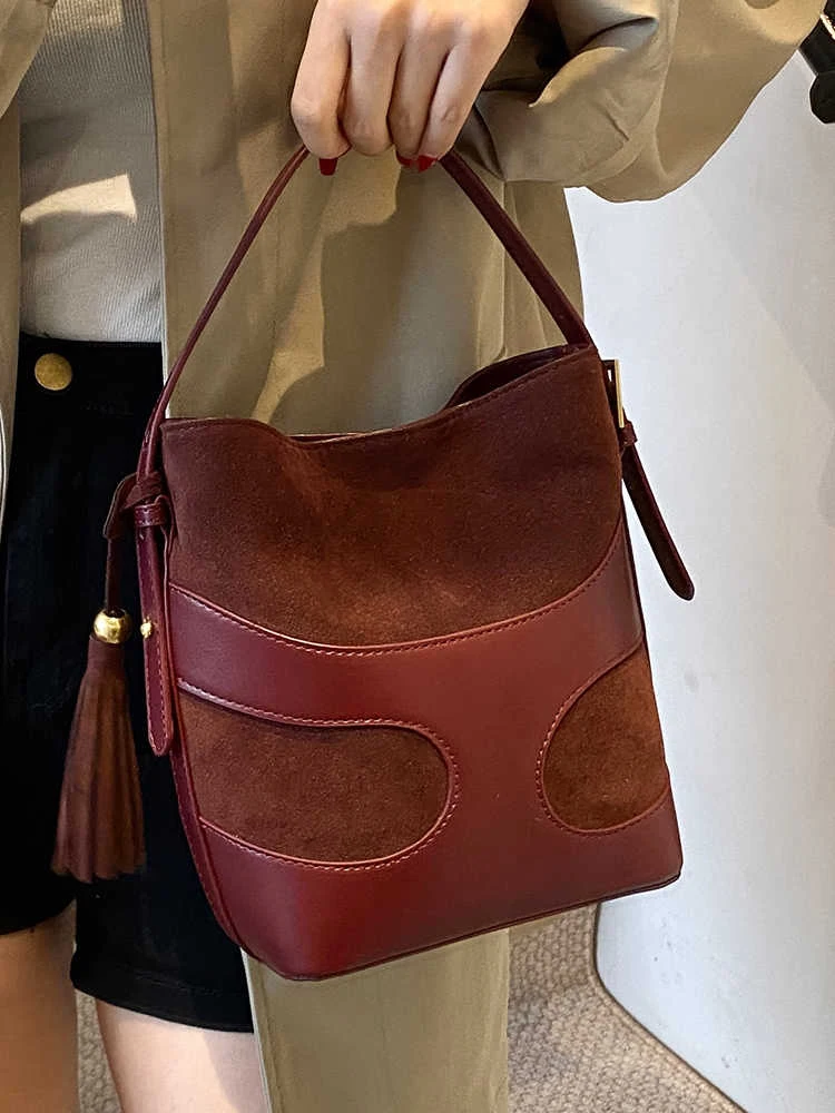 

Female Red Handbags 2024 New Casual Large Capacity Matte Shoulder Bags Fashionable Commuter Solid Color Women's Crossbody Bag