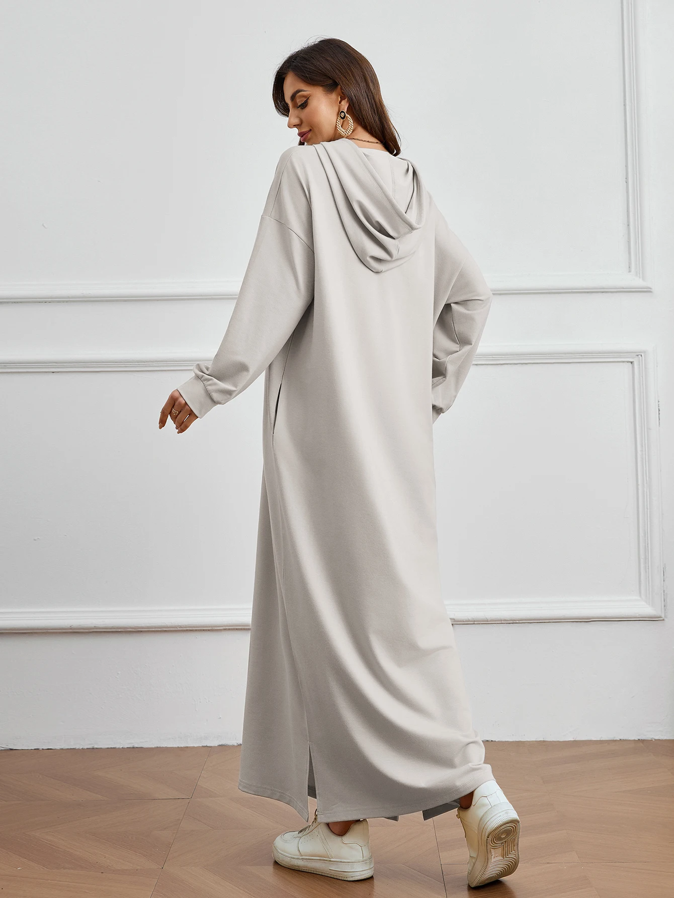 Abaya con capucha gris islámica para mujer, diseño de corte holgado con bolsillos, adecuado para salidas informales en ciudades de Oriente Medio, gran oferta, 2025