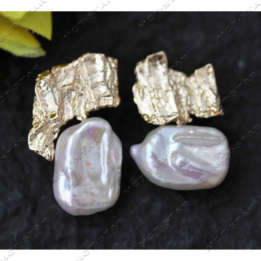 

Z14242 Handmade 22mm Baroque Rectangle Coin White Stud Earring