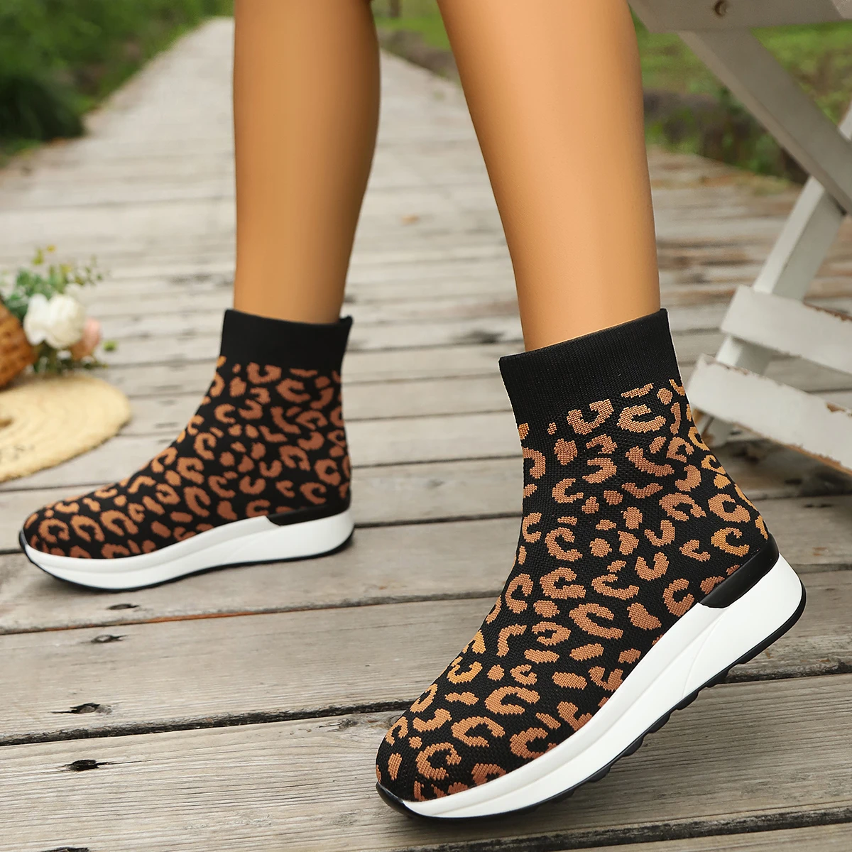 

2025Women Knitted Ankle Boots New Autumn Round Head Elastic Fashion Sock Boots Women Platform Comfortable Luxury Shoes for Women