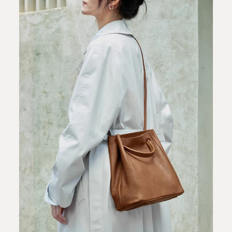 حقيبة دلو من الجلد الناعم من Qiuzhen حقيبة كروس كلاسيكية للركاب مع تصميم ذو سعة كبيرة بين الوالدين والطفل #1