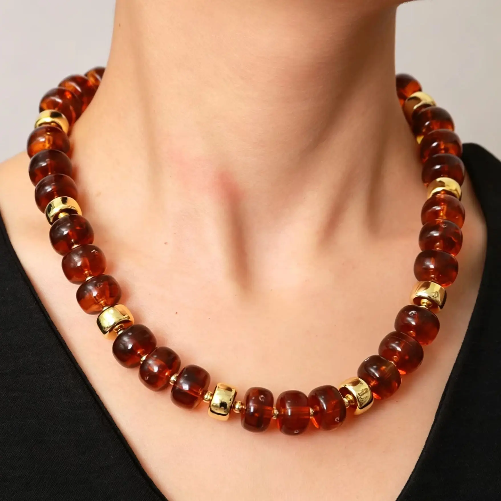 Vintage Acrylic Barrel Bead Necklace Retro Tortoise Shell Beaded Choker with Golden Spacers Classic Layering Statement Jewelry