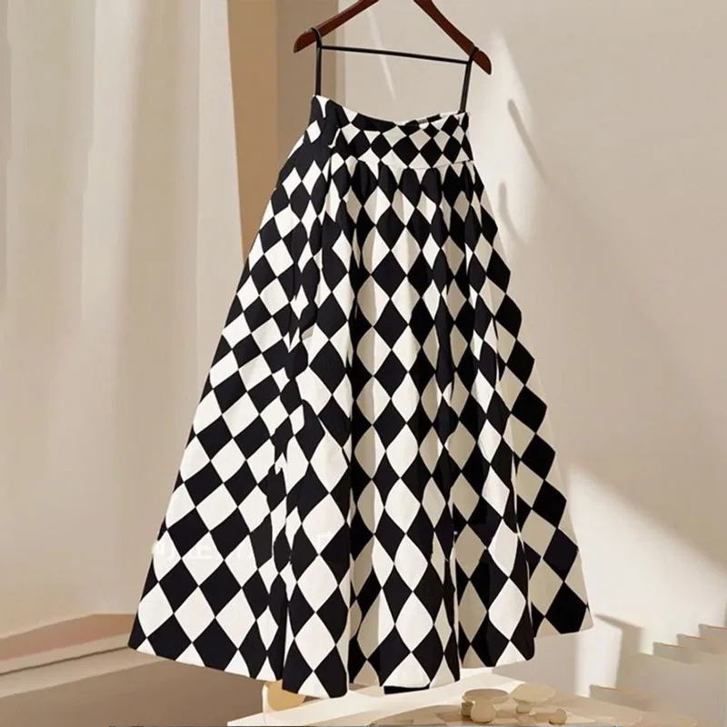 

Новая весенняя модная стильная высококачественная юбка-зонтик трапециевидной формы с высокой талией, тонкая черно-белая юбка с бриллиантами для женщин