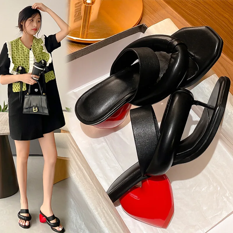 

2023 Summer New Style Lady Flip Flop Fashion Popular Strange High Heels Outside Wear Round Toe Sandals INS Hot Sale Women Shoes