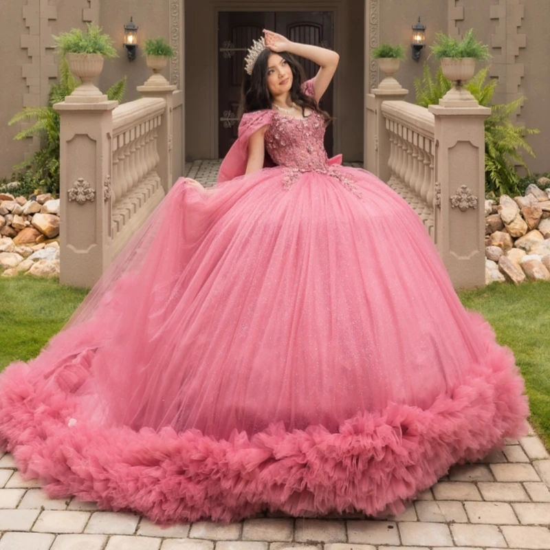 فساتين Quinceanera الوردية اللامعة قبالة الكتف زين الدانتيل الديكور المتدرج تول مشد حفلة عيد ميلاد الحلو 16 فستان فيستدوس