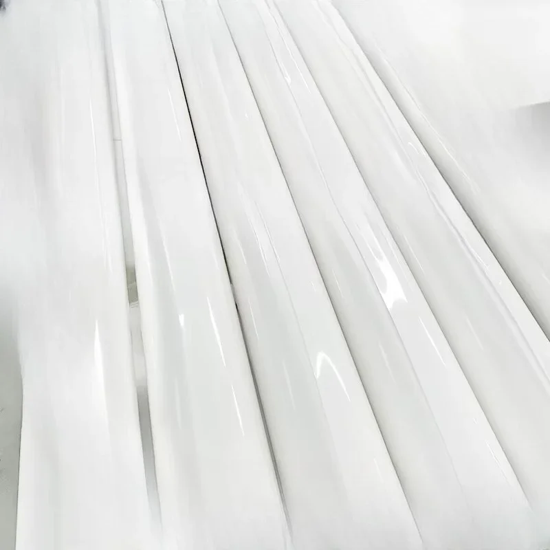 

Transparent paint protective film, using TPU structure, with anti-yellowing performance