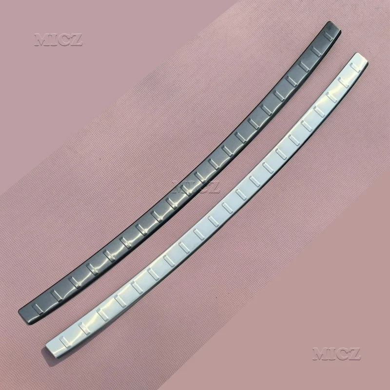 

For Volvo XC60 Silver/Black 2018 2019 2020 - 2025 Car Accessories Door Sill Rear Bumper Protector Sill Trunk Tread Plate Trim