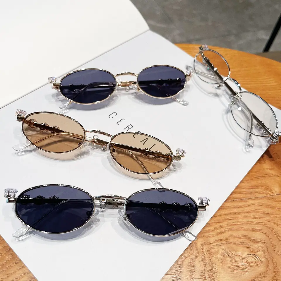 KLASSNUM Y2K Luxury Oval Sunglasses with rhinestone Women  display picture 1