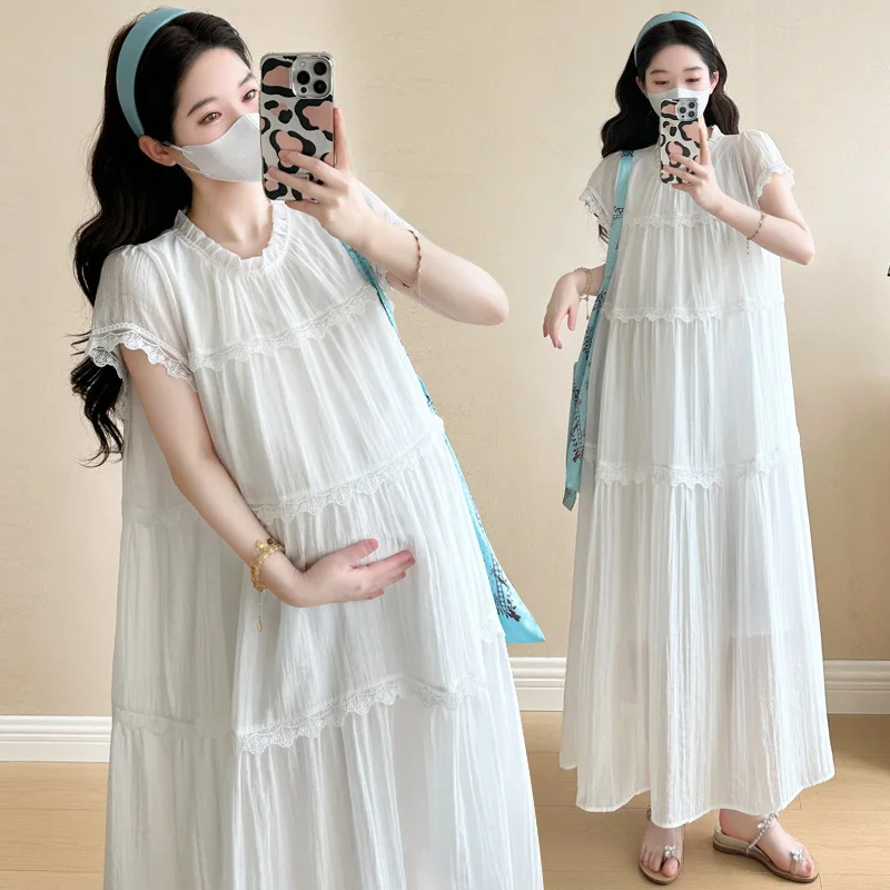 プラスサイズのマタニティドレス: フレンチ風シルエットの流れるようなシフォンマキシ - お望みのママのためのスリムな妊娠ドレス