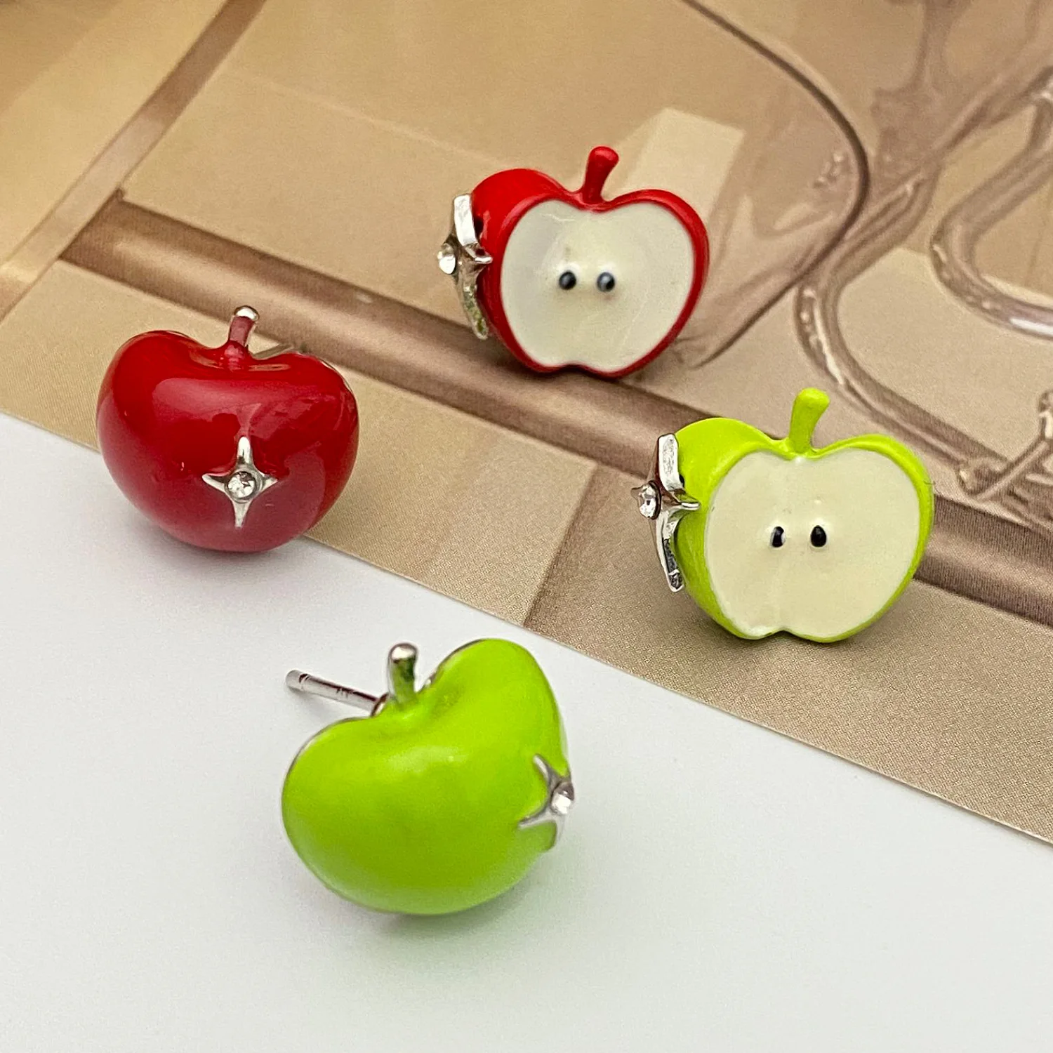 LATS Dopamine Apple Pit Beaded Colorful Necklace Female Sweet Cool Hot Girl Versatile Collarbone Chain Fashion Jewelry Gifts
