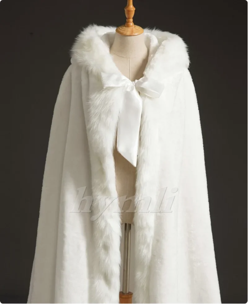 Schöne Elfenbein Faux Pelz Luxus Volle Länge Hochzeit Cape Mantel mit Kapuze. 180cm Lange